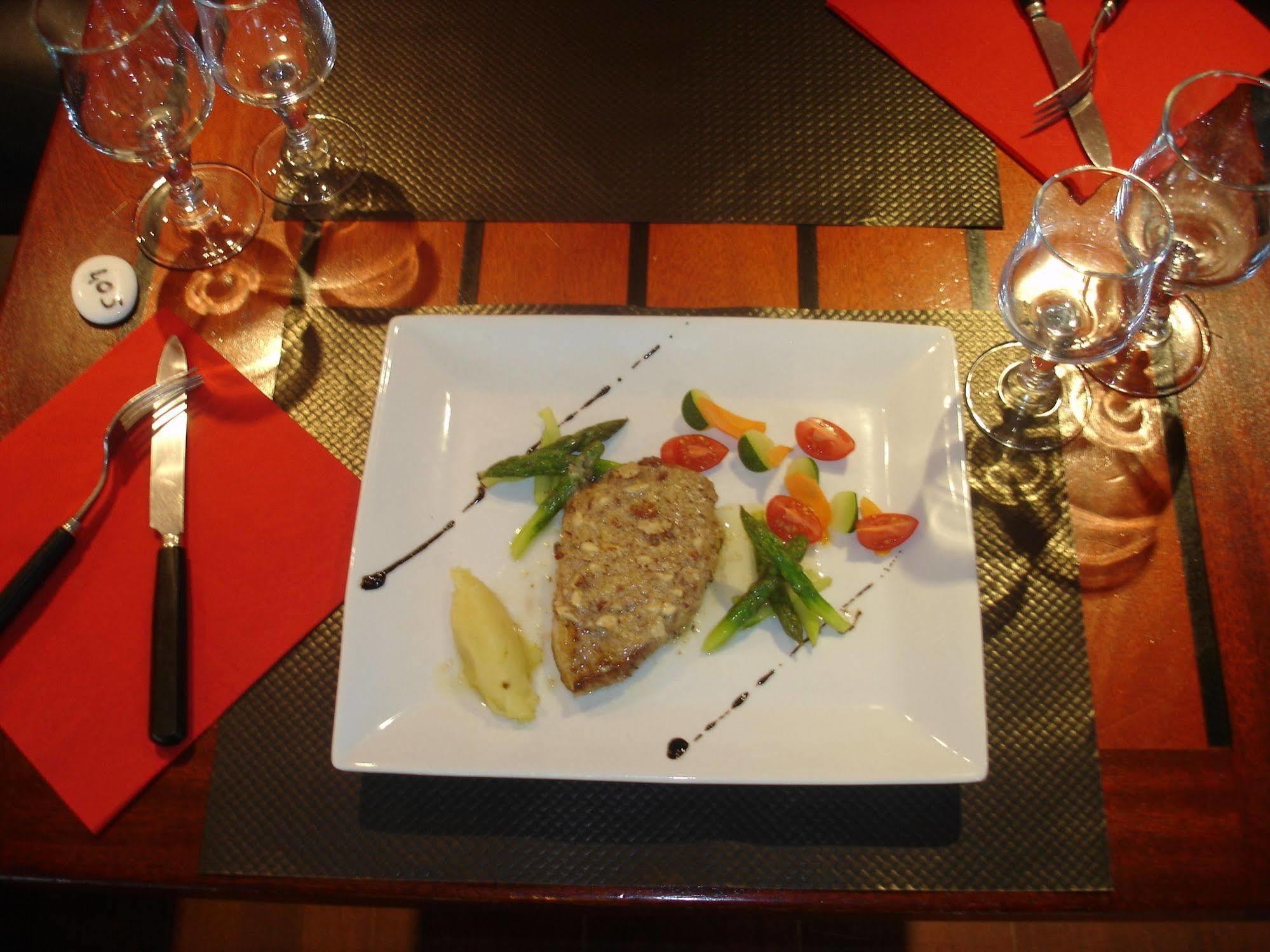 Hotel Des Sables Blancs Дуарнене Екстериор снимка